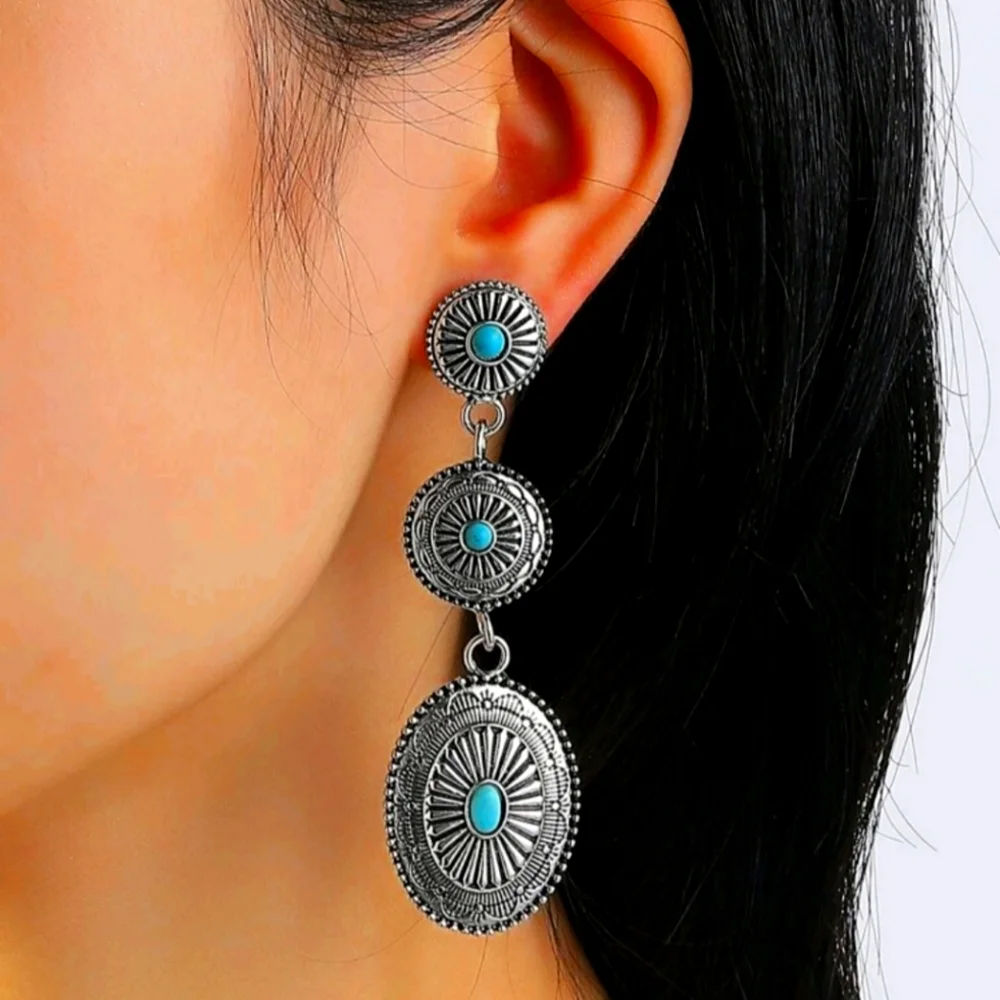 Earring - Picture 1 of 3